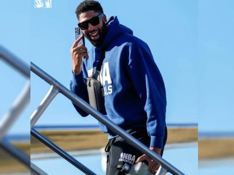 Davis previo al viaje de los Mavs a Ciudad de México