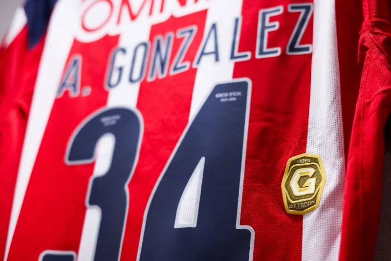 Con el parche | @Chivas