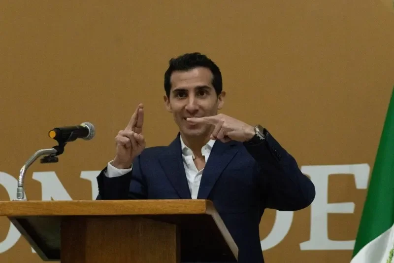 Sólo aparece una casa a su nombre