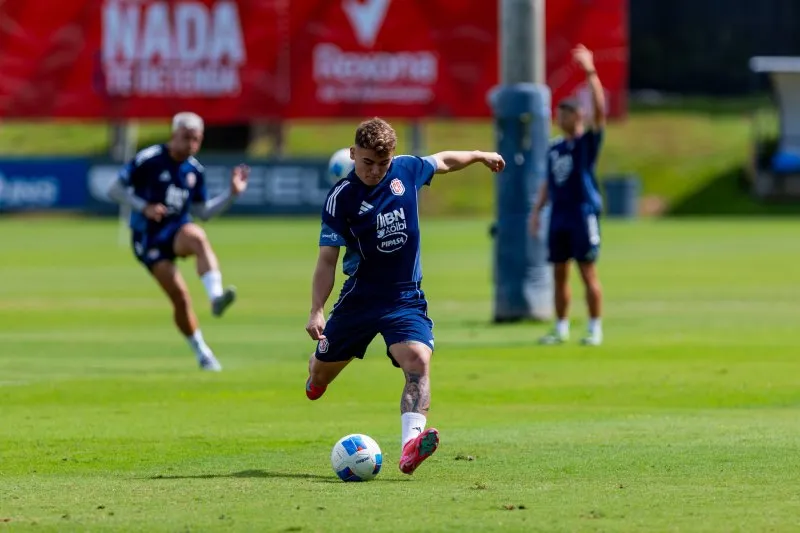 Costa Rica tiene que ganar y esperar resultados
