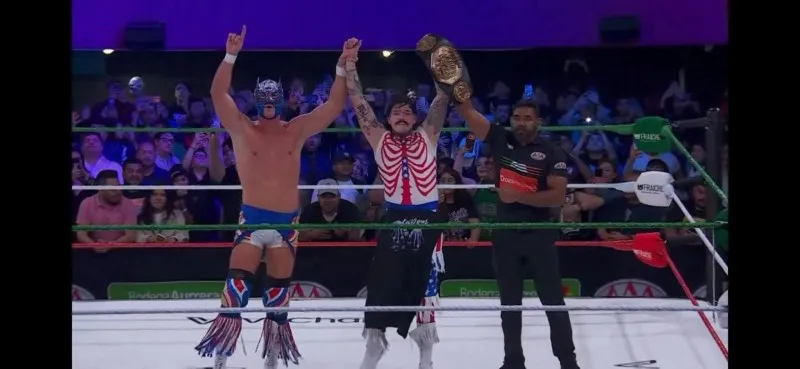 La victoria | @WMavenWWE