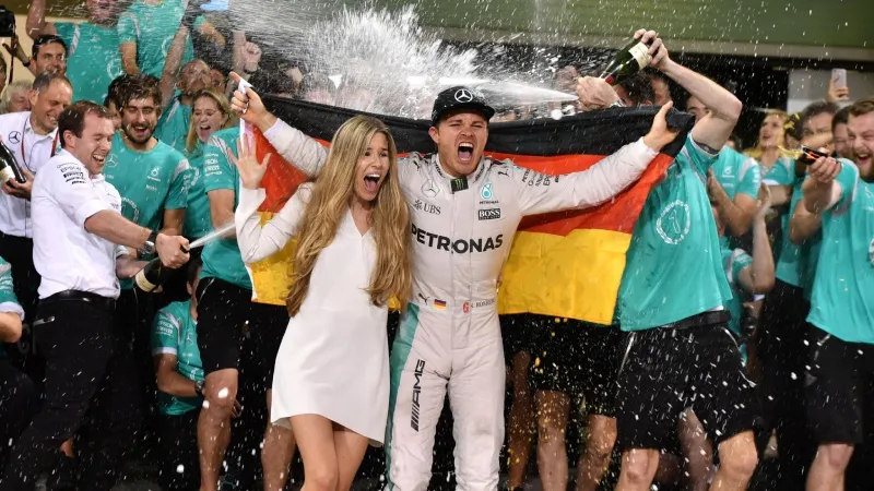 Nico es el piloto que más carreras necesitó para ser campeón