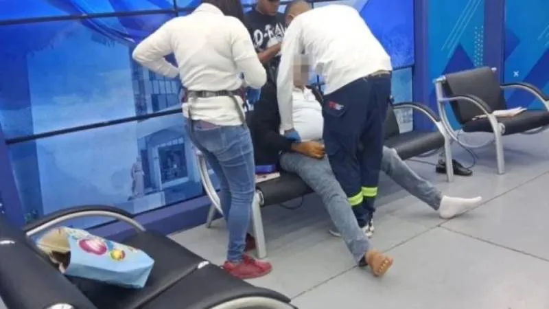 Momento en que se interrumpe la transmisión tras el colapso del invitado. / RS