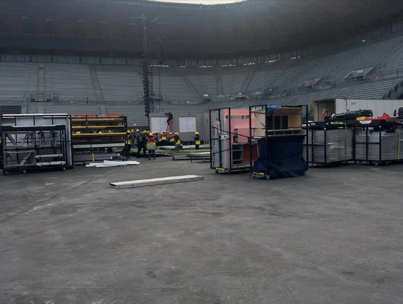 Así fue el proceso del montaje. / X:@mx_tickets