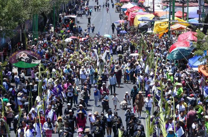 Actores comunitarios representan la Pasión de Cristo en las calles de Iztapalapa durante la Semana Santa. /UNESCO