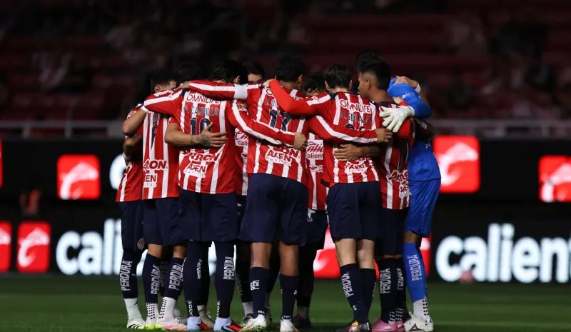 Chivas en partido de Liga MX