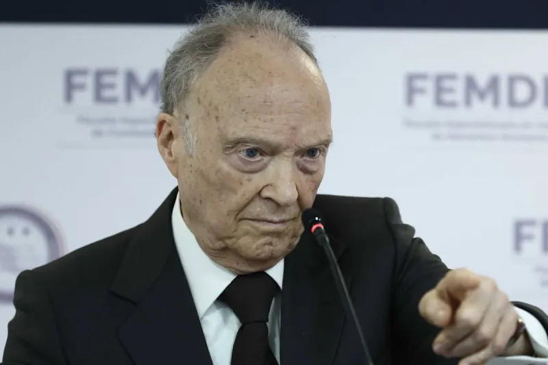 Alejandro Gertz Manero presentó su renuncia a la FGR, aseguran / Redes Sociales