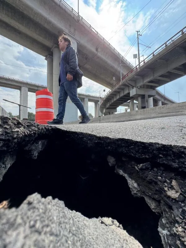 Reportan que la grieta tiene varios metros / Redes Sociales