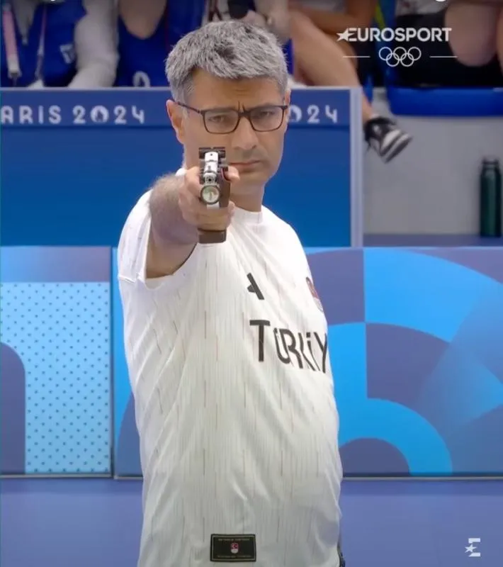 Su participación París | @yusufdikec