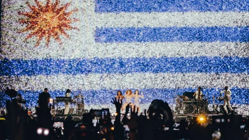 Shakira durante su concierto en Montevideo. / FB: Shakira