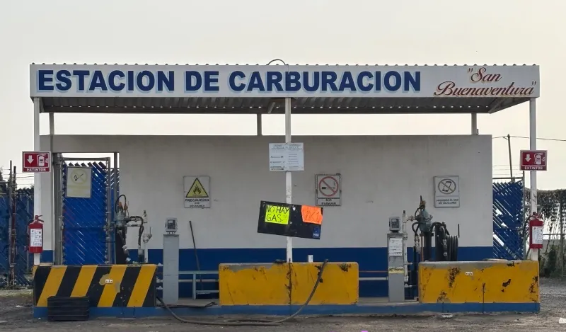 Algunos sitios están mostrando letreros de falta de gas / Redes Sociales