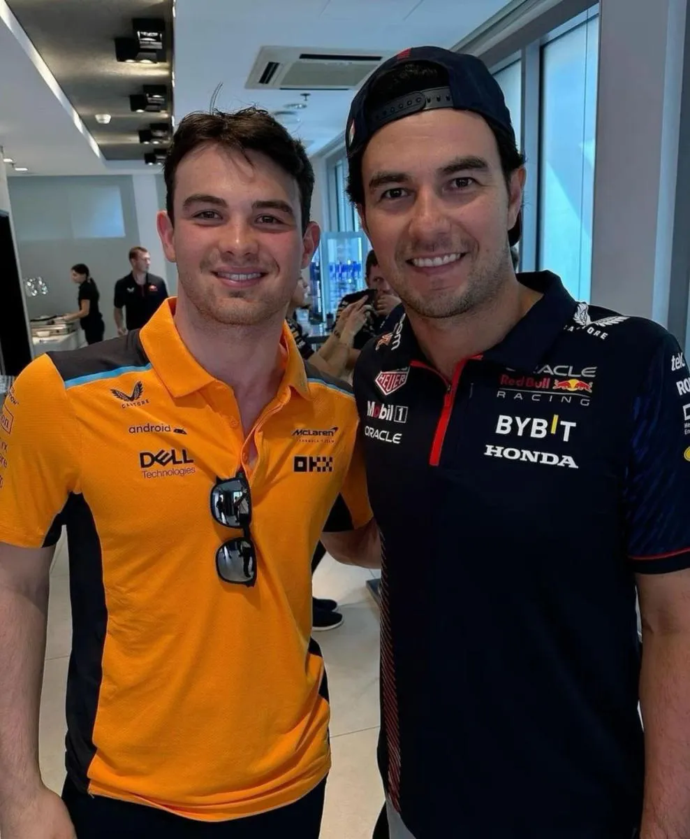 Checo y Pato | @checocrispis