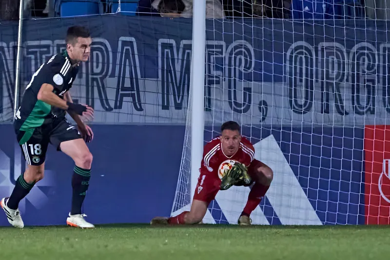 Alberto Lejárraga le ha hecho frente a la homofobia en el futbol español