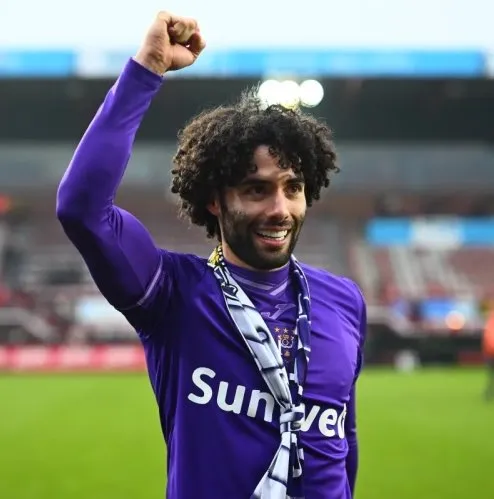 Suma cuatro titularidades