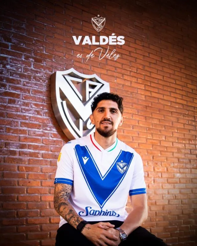 Con Vélez | @Velez