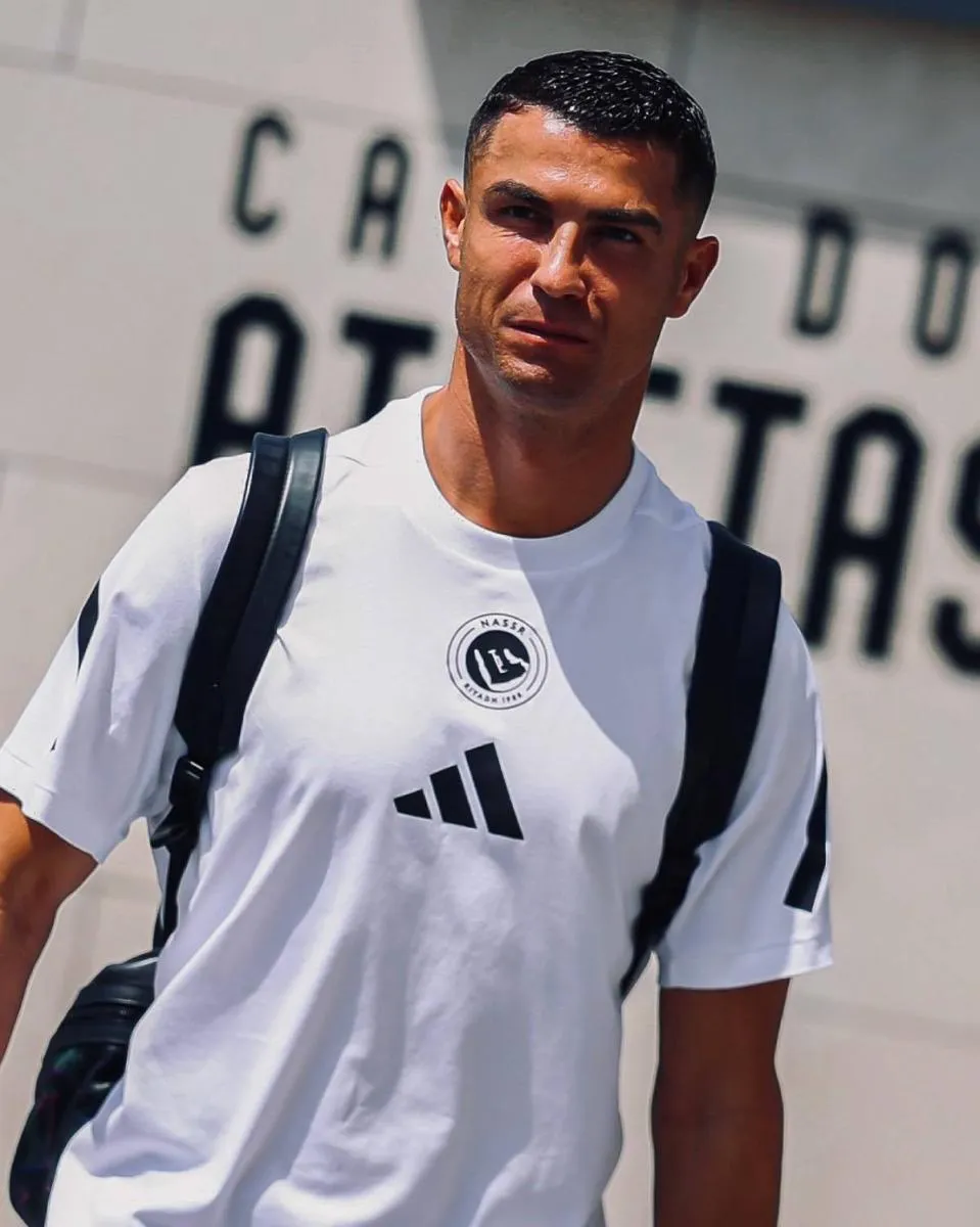 Cristiano Ronaldo | @Cristiano