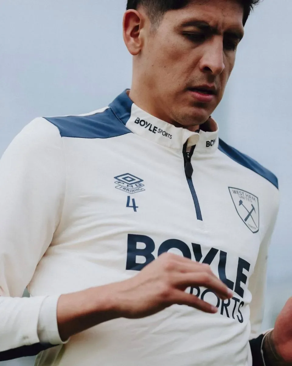 Edson y su nuevo dorsal | @WestHam