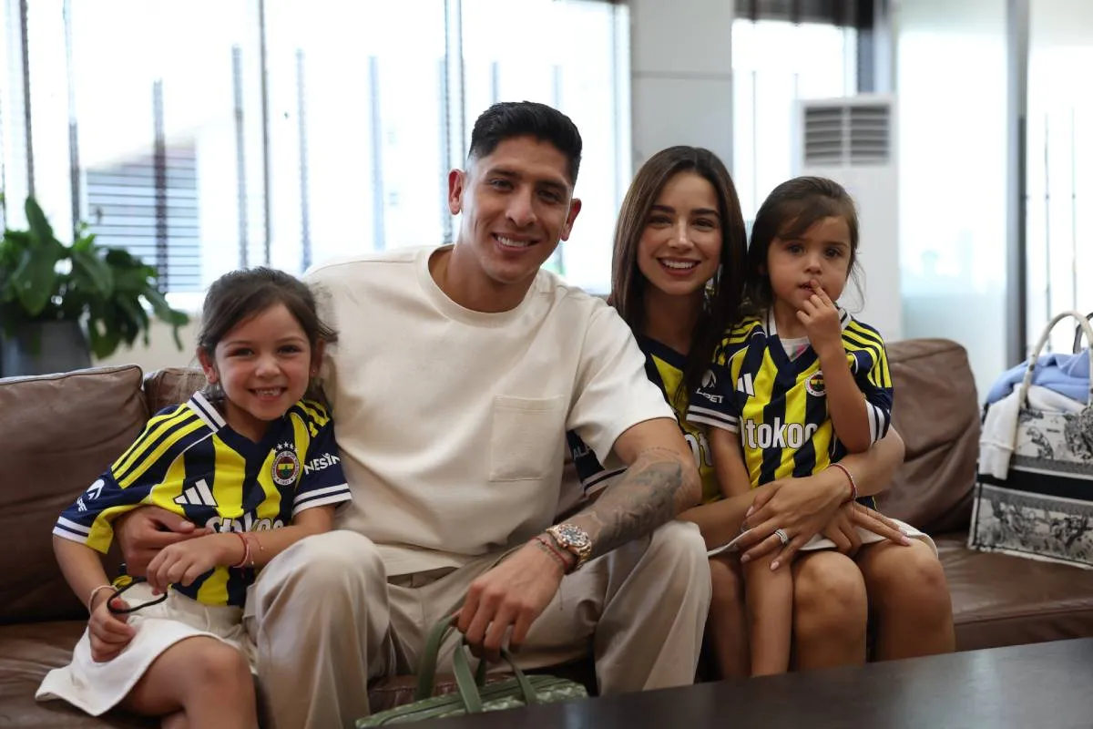 Edson y su familia | @Fenerbahce