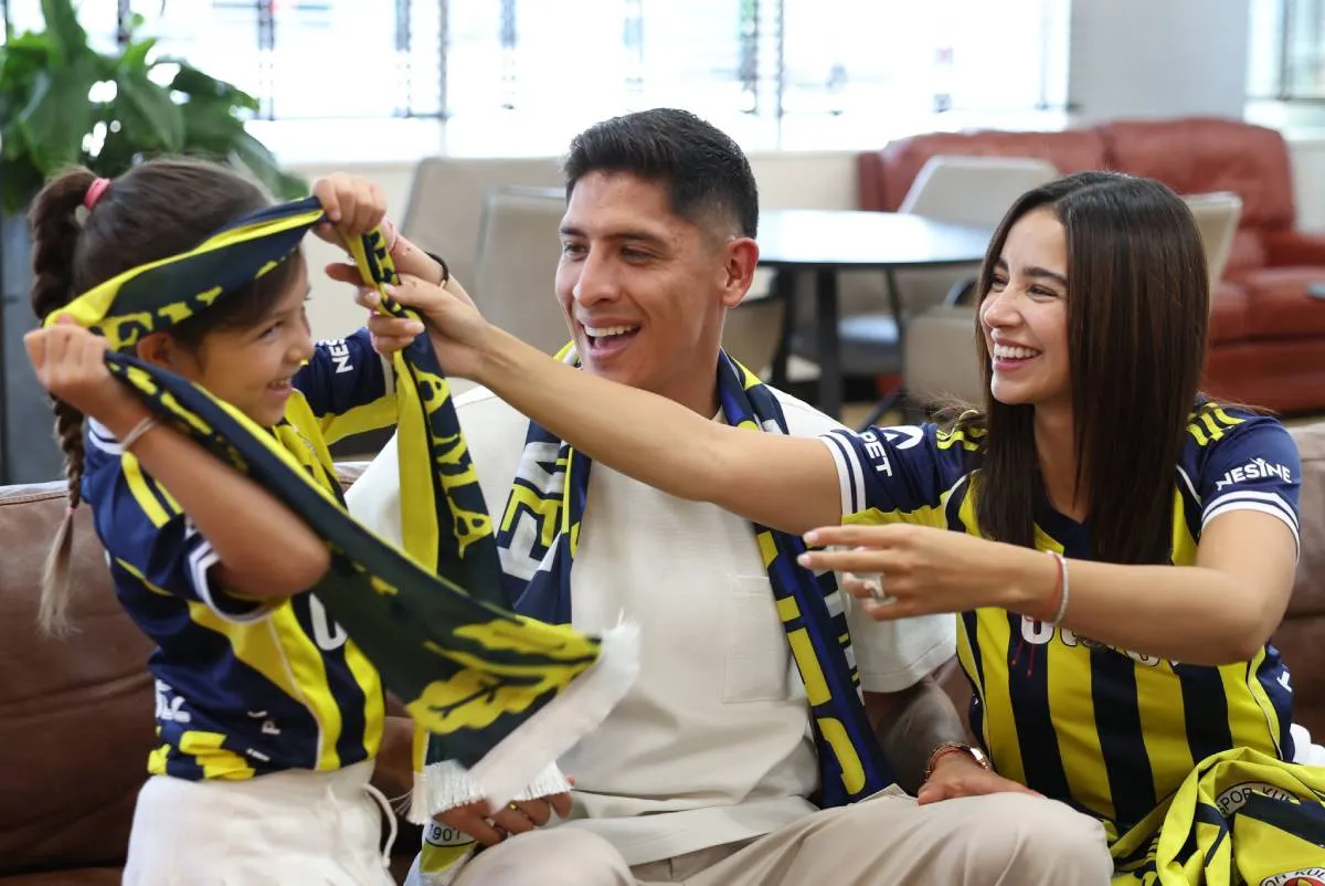 Edson y su familia | @Fenerbahce