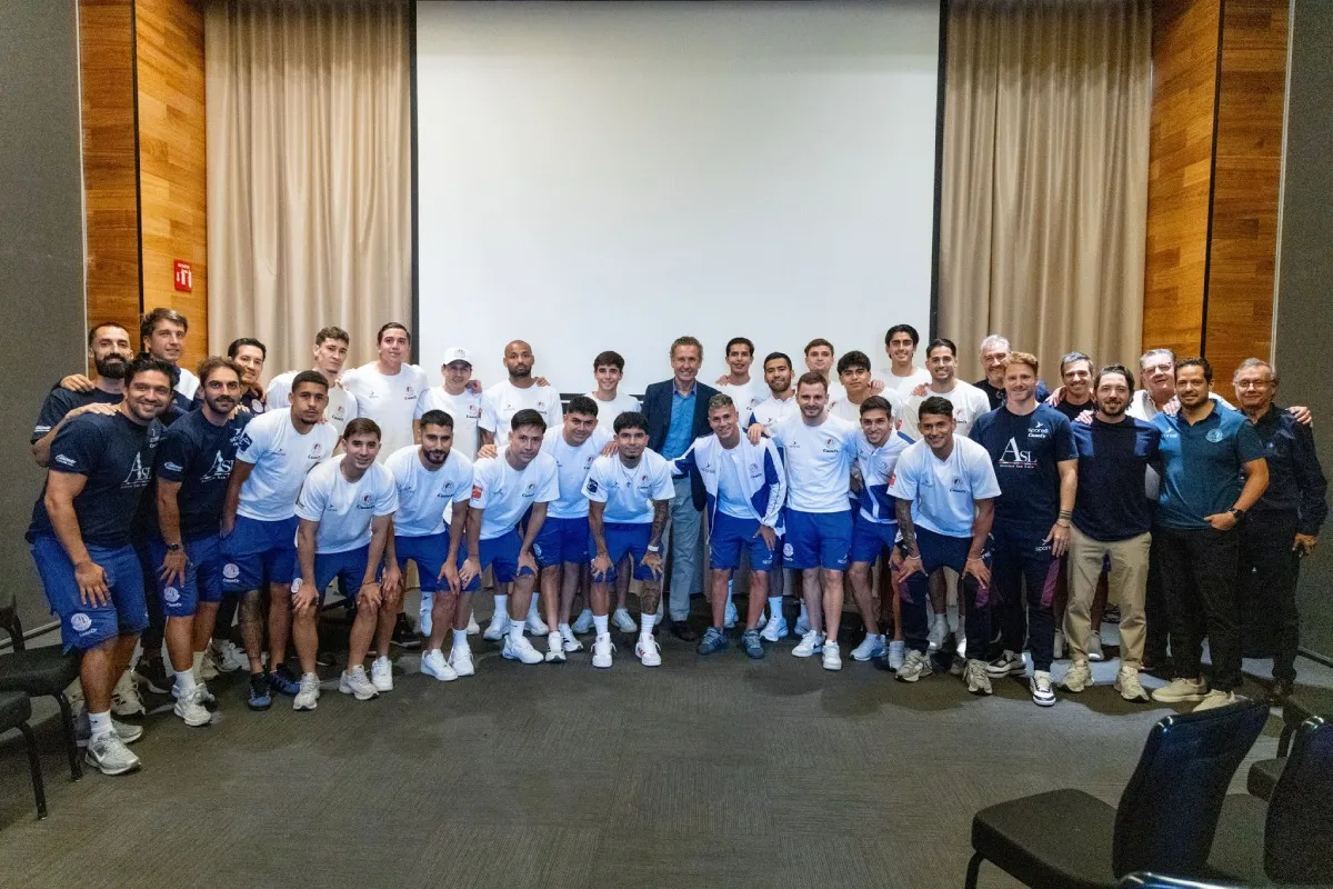 Jugadores y cuerpo técnico tuvieron la oportunidad de convivir con Valdano