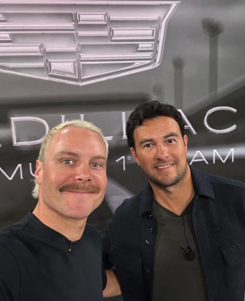 Checo Pérez y Valtteri Bottas en su presentación oficial con Cadillac