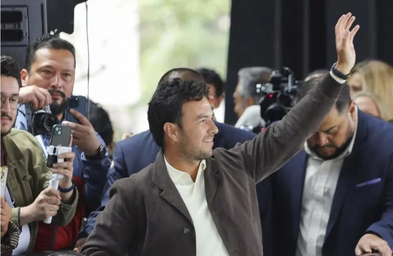 Checo Pérez regresará a la parrilla con Cadillac