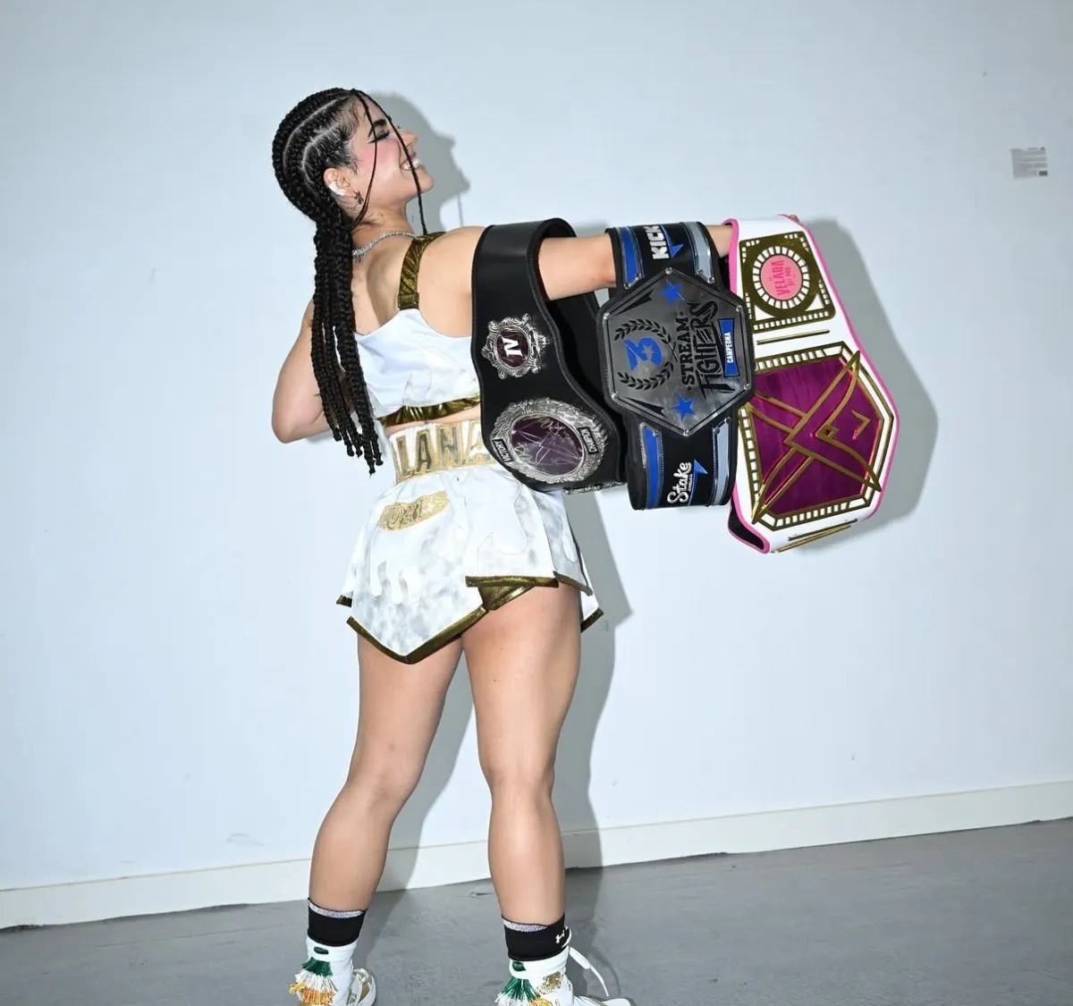 Alana Flores | @alanafloresf