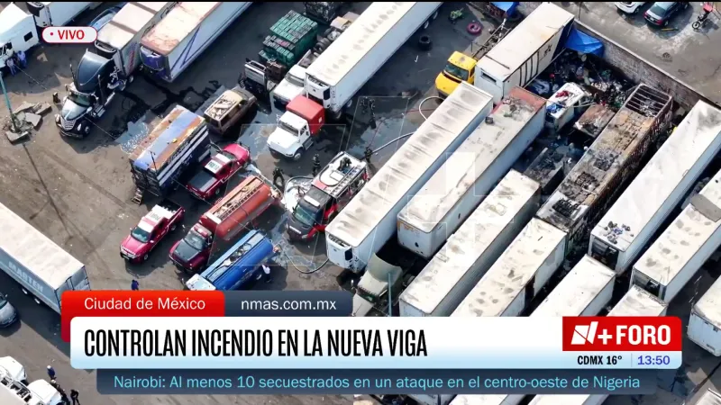 Dos cajas de trailer se quemaron en al Central de Abastos / Redes Sociales