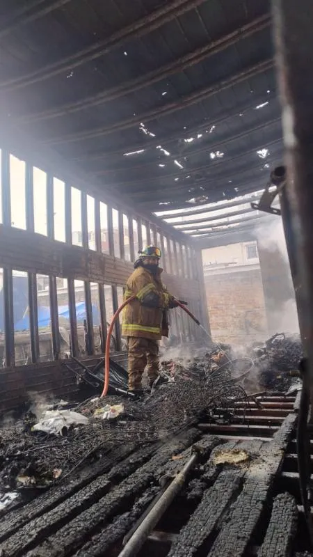 Bomberos lograron controlar de inmediato las llamas / Redes Sociales
