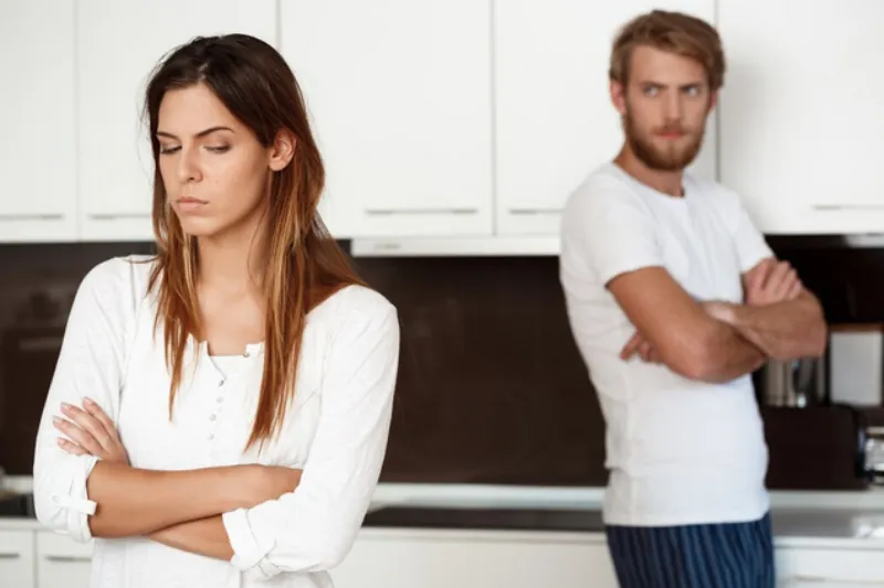 Las personas que sean infieles podrían perder todo el patrimonio creado, proponen / FREEPIK