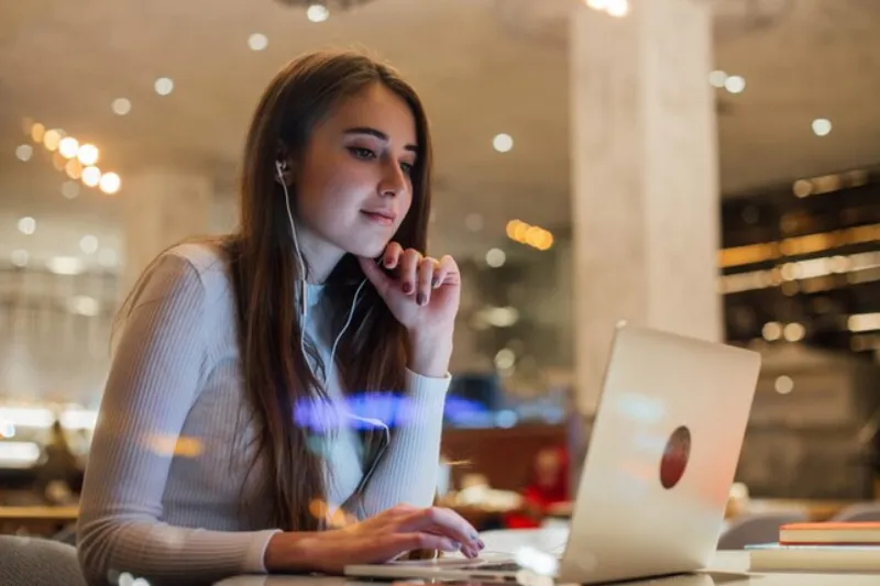 Las quejas se han manifestado en el sitio especializado Downdetector / FREEPIK
