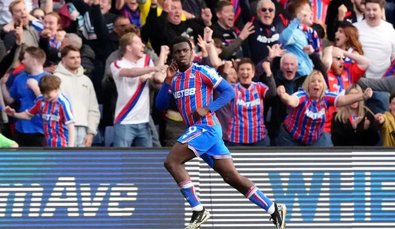 Crystal Palace celebra gol ante Liverpool
