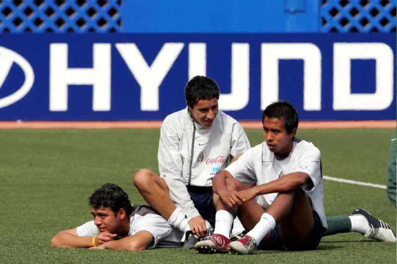 Moreno y Efraín Juárez, en Perú 2005 | MEXSPORT