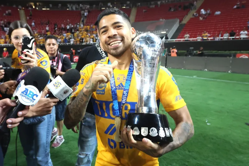 Aquino ganó 11 títulos con los felinos