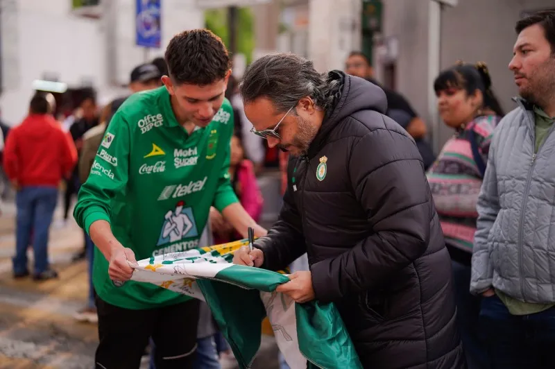 Lamenta dejar al equipo