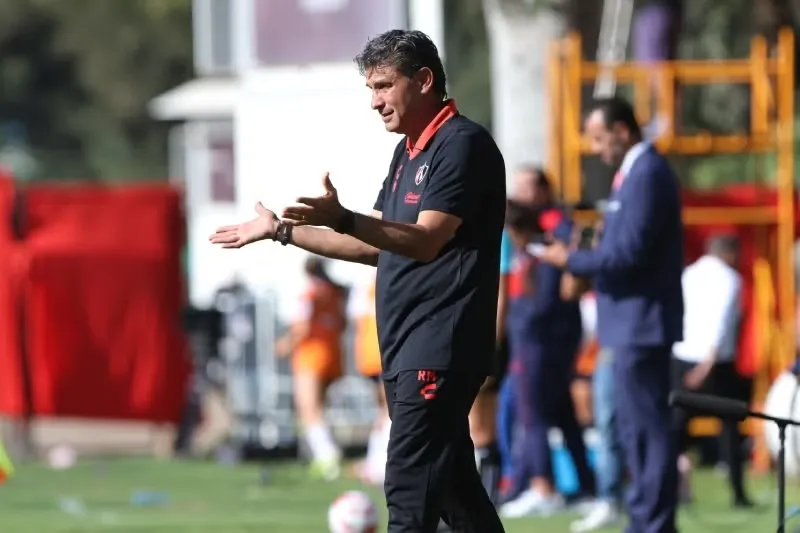 Roberto Medina de a Atlas y dirigirá a Pumas