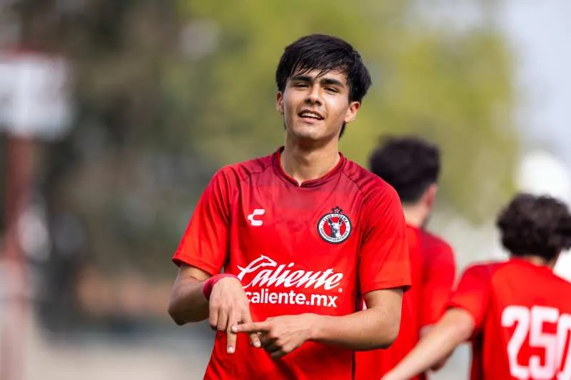 Debutaron tres jugadores