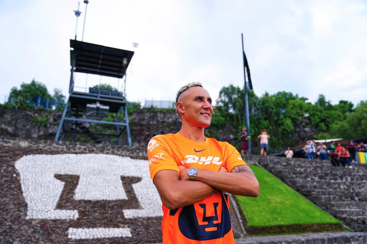 Pumas hizo oficial la llegada de Navas