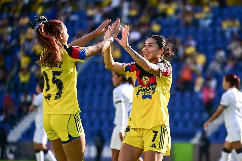 Kiana Palacios marcó un doblete ante Atlas