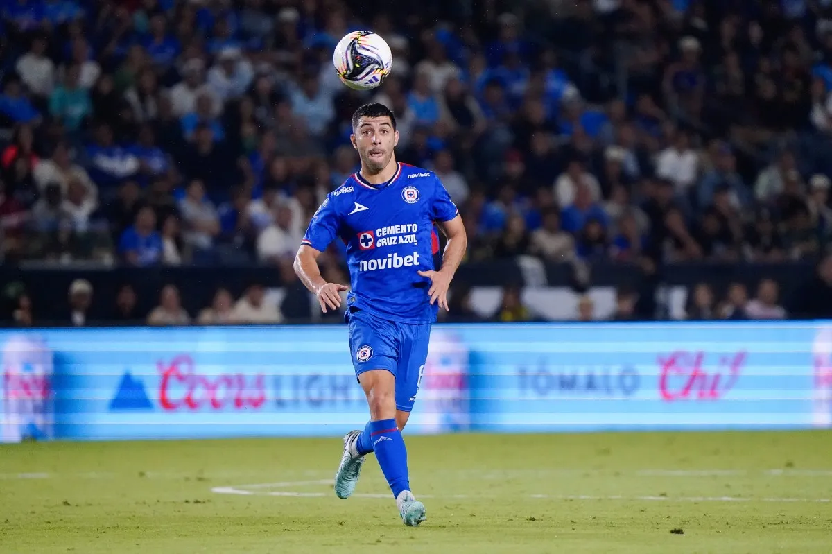 El anillo permitiría comprar a un jugador como Érik Lira