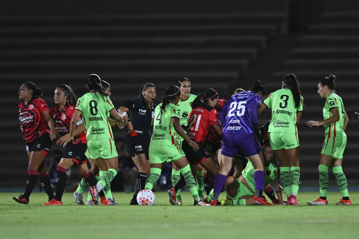 Las jugadoras se engancharon en una pelea