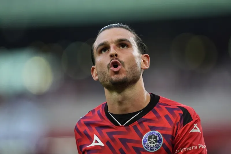 Deja al los Cañoneros