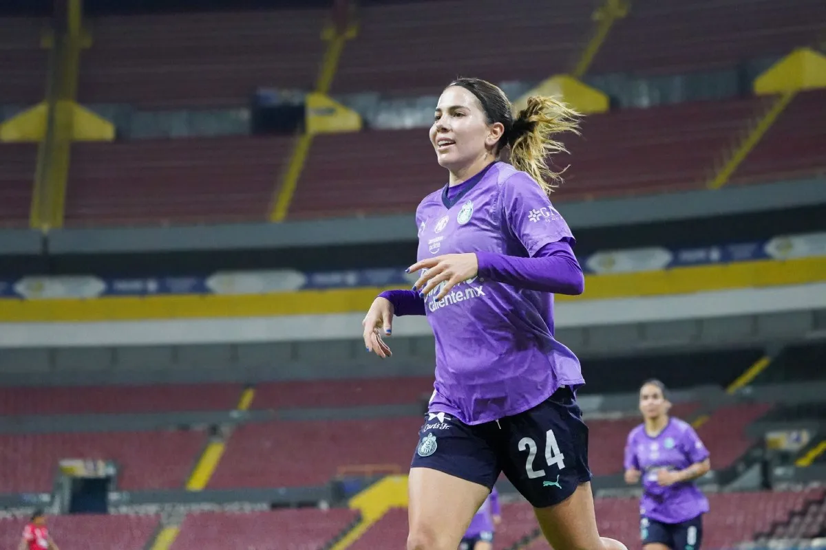 Licha fue la figura de la noche en el Jalisco