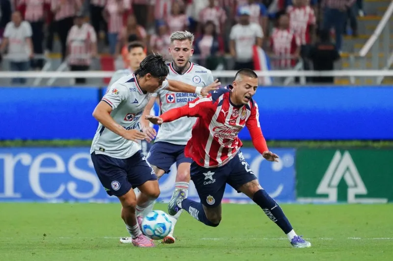 Roberto Alvarado contra Luka Romero
