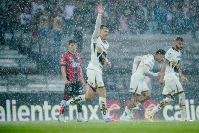 Ramsey en celebración ante Atlas en Pumas