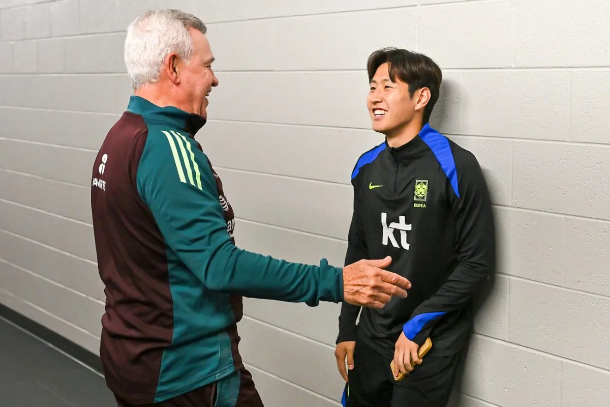 Lee Kang-In aprovechó para saludar a Aguirre