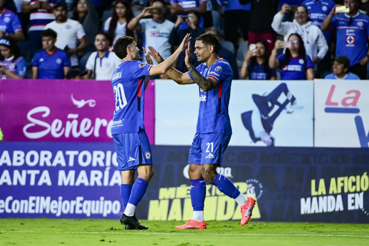 Cruz Azul avanza sublíder tras vencer a Pachuca