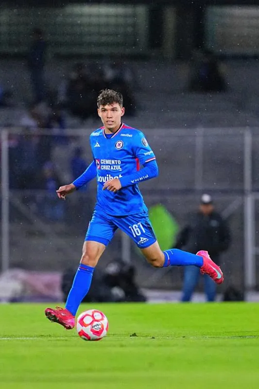 Solo jugó cinco minutos