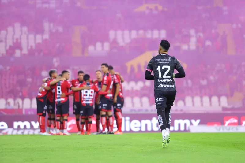 Camilo dejó en el aire su continuidad con Atlas