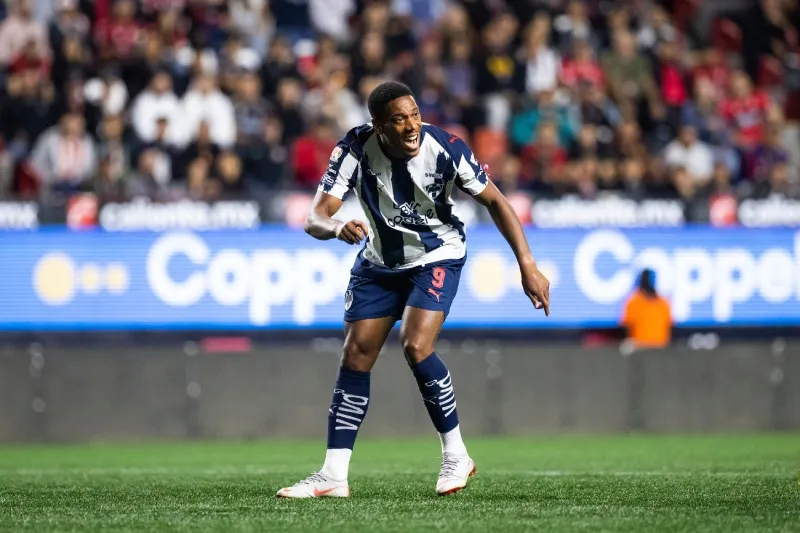 Anthony Martial en lamento con Xolos de Tijuana